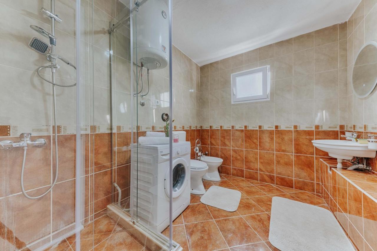 Apartmani Vittoria Bar Exteriör bild