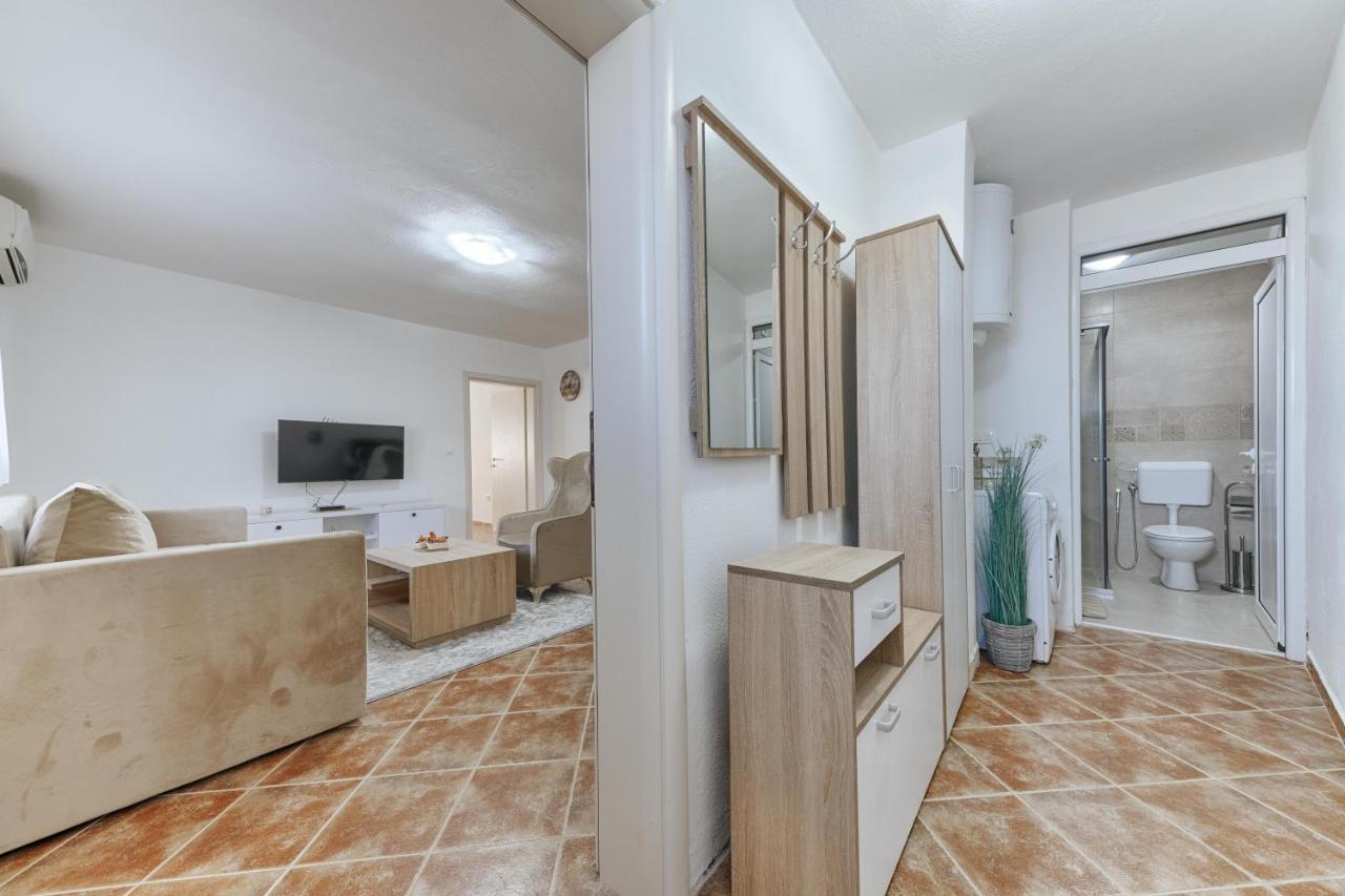 Apartmani Vittoria Bar Exteriör bild