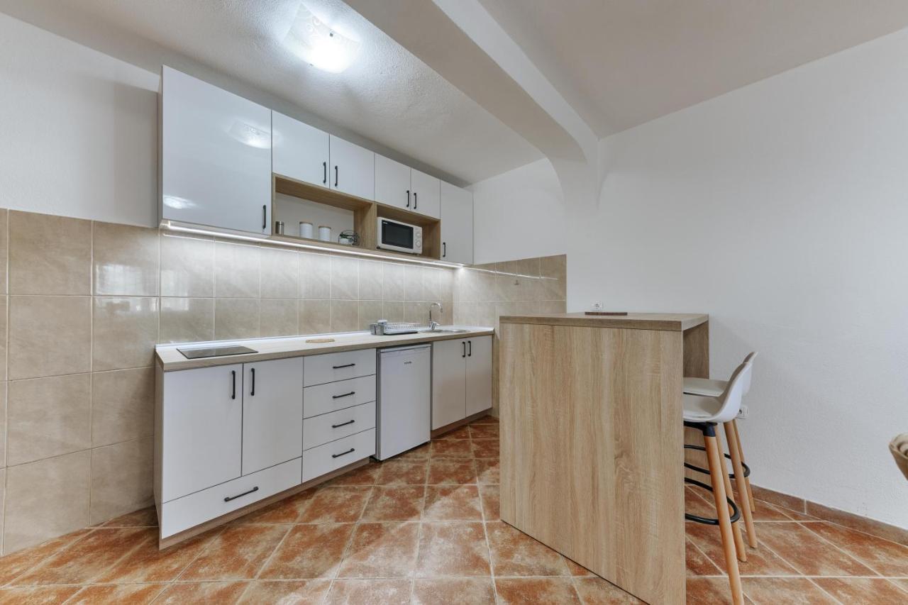 Apartmani Vittoria Bar Exteriör bild